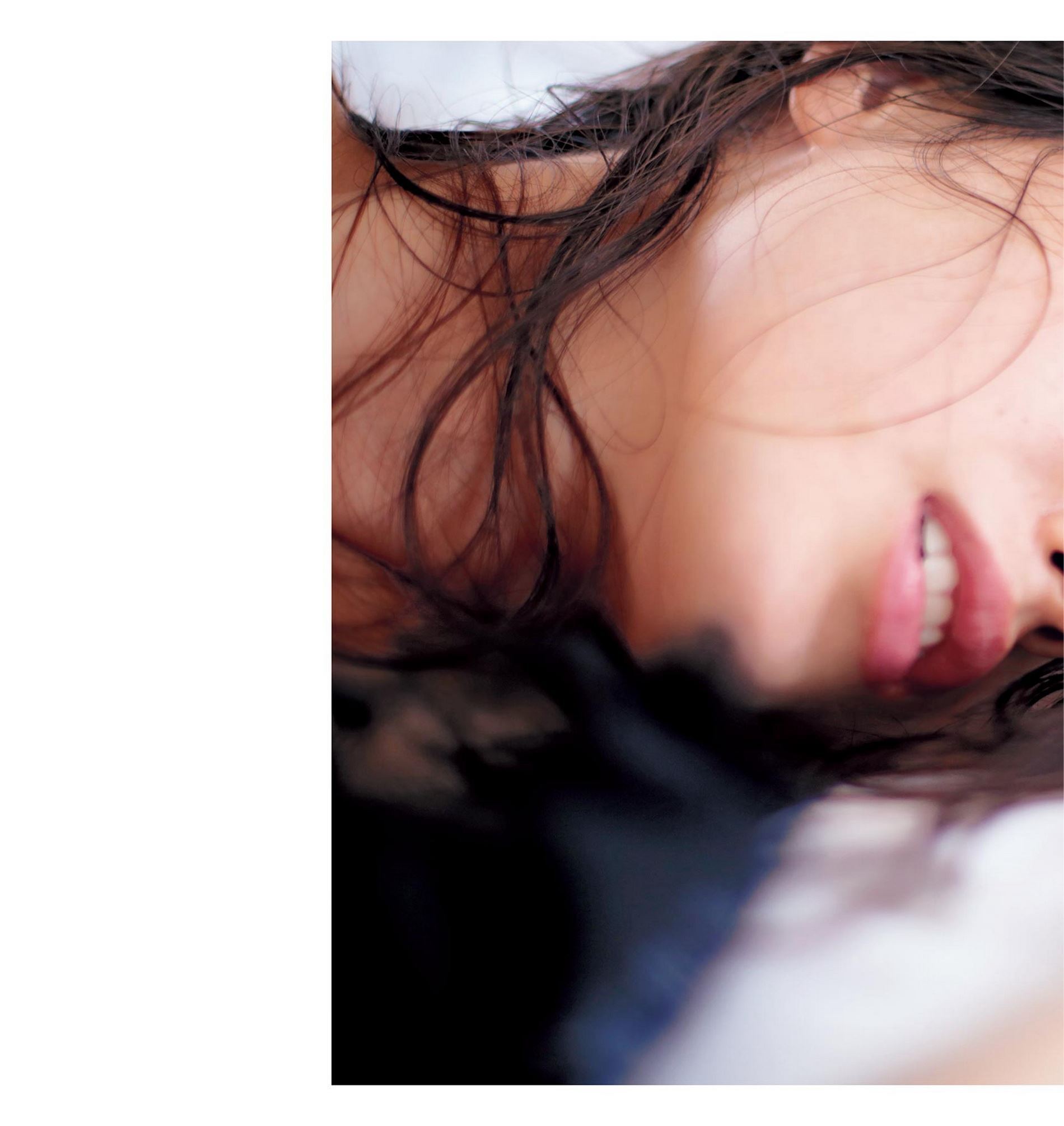 橋本マナミ写真集 『MANAMI BY KISHIN』(2014.12.08)